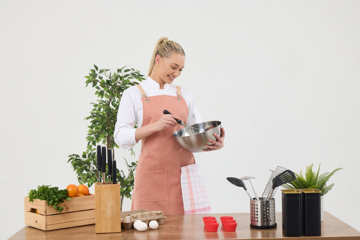 Flour on Your Hands, Not on Your Clothes
